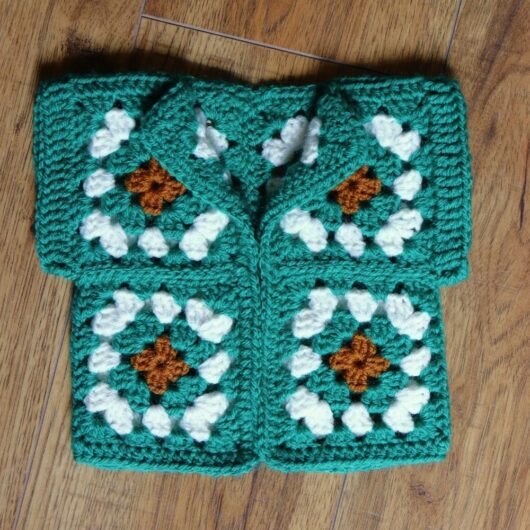 patron crochet gilet granny square bébé